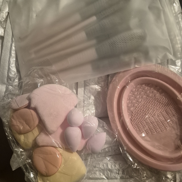 Other - Makeup Brush Set (NEW)